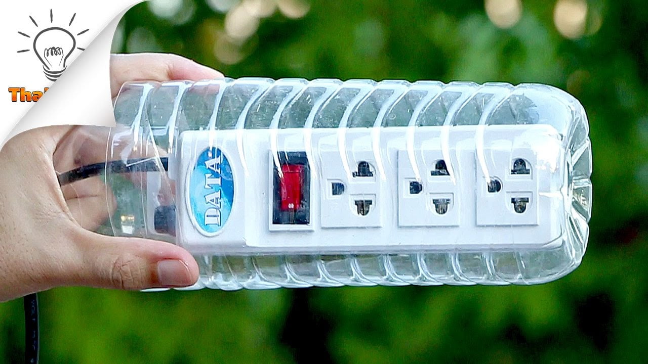 защита навесного замка от дождя. защита пластиковых бутылок. отпугиватель кротов вертушка. ремень из пластиковой бутылки. пластиковые бутылки на даче.